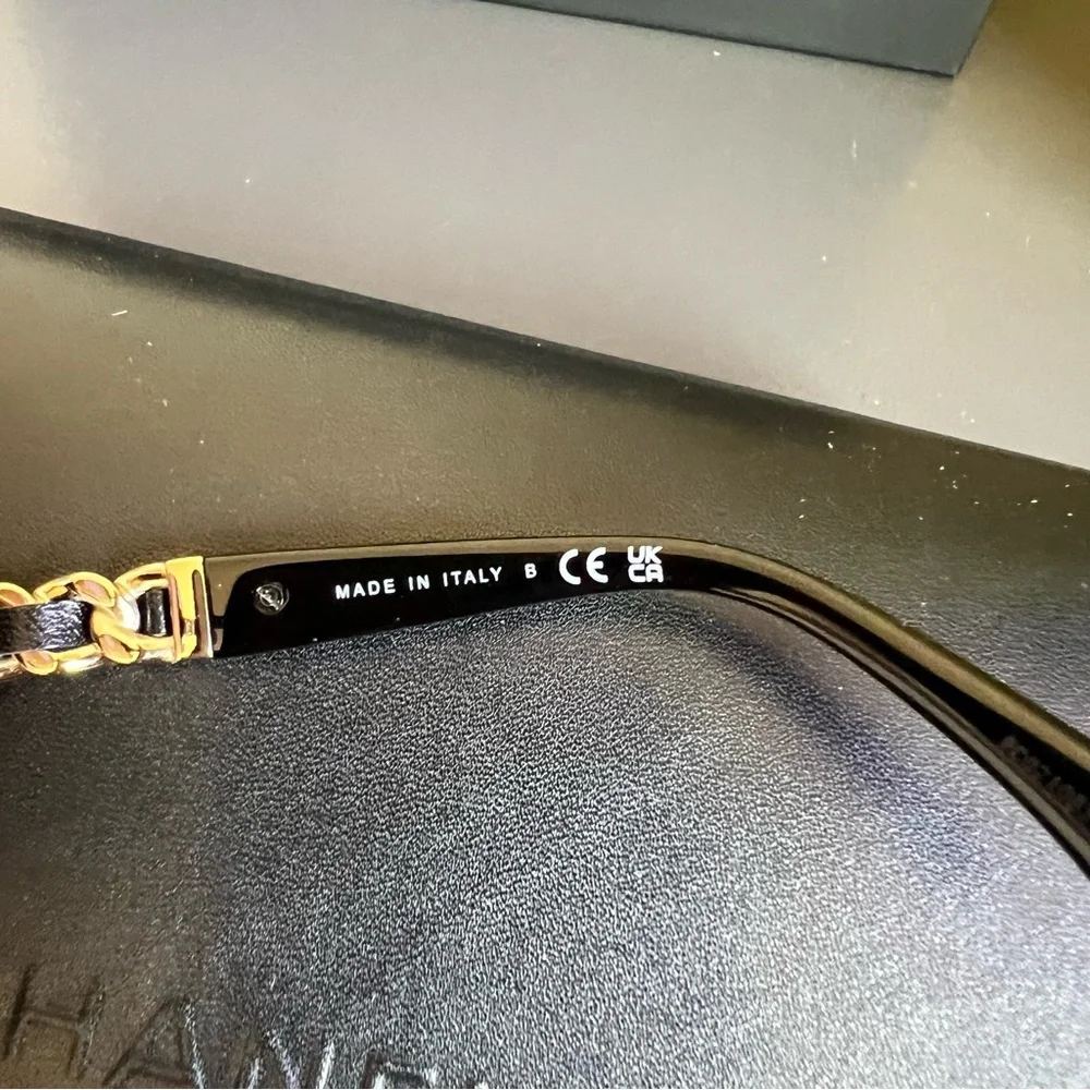 🖤 New🖤 CHANEL Skinny Gold Chain Square Sunglasses - Picture 5 of 9